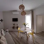 Dimora La Fresia Apartment